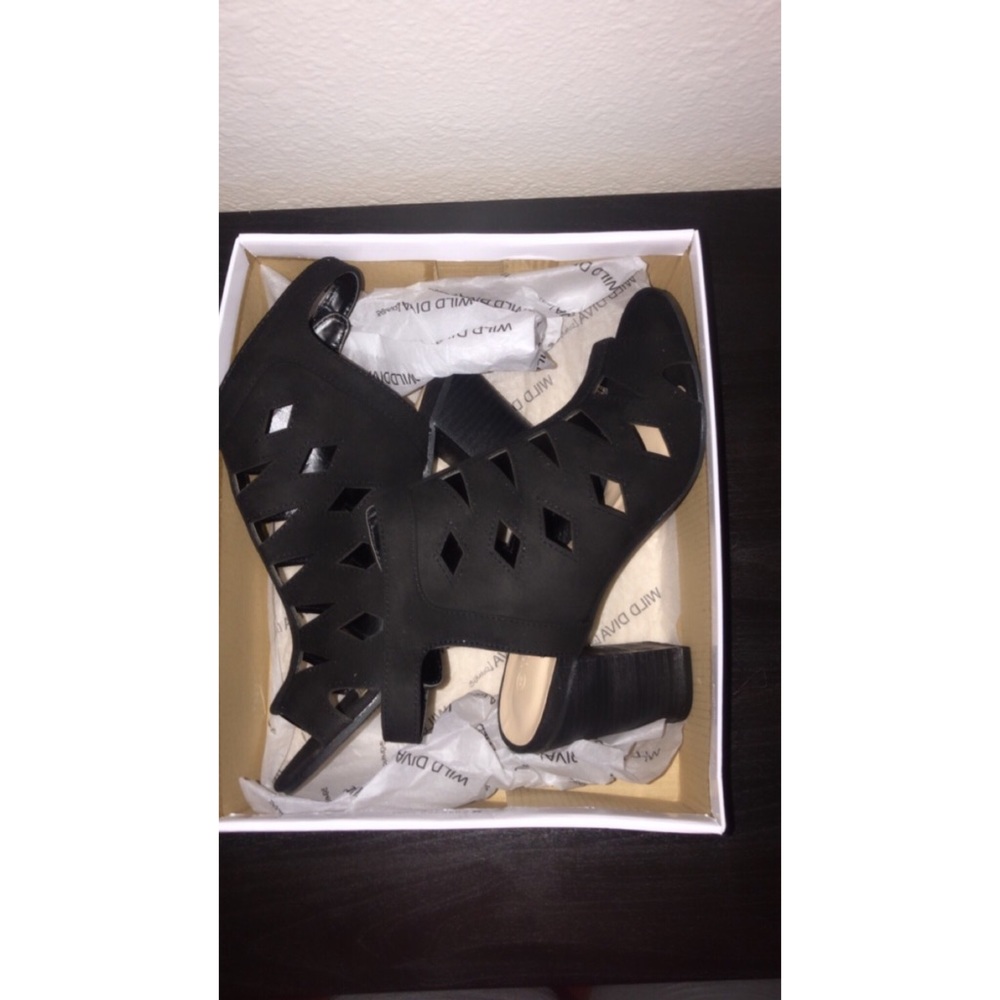 Shoes - Picture 3 of 3